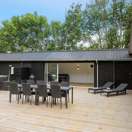 3 Bedroom Stunning In Ferienhaus Spottrup