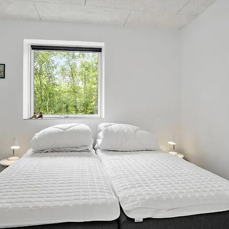3 Bedroom Stunning In Ferienhaus Spottrup
